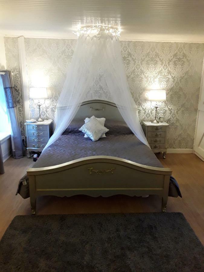 Moulin De La Civiere Bed and Breakfast Kergrist-Moelou Εξωτερικό φωτογραφία